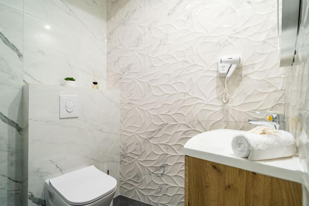 Anavi Apartment