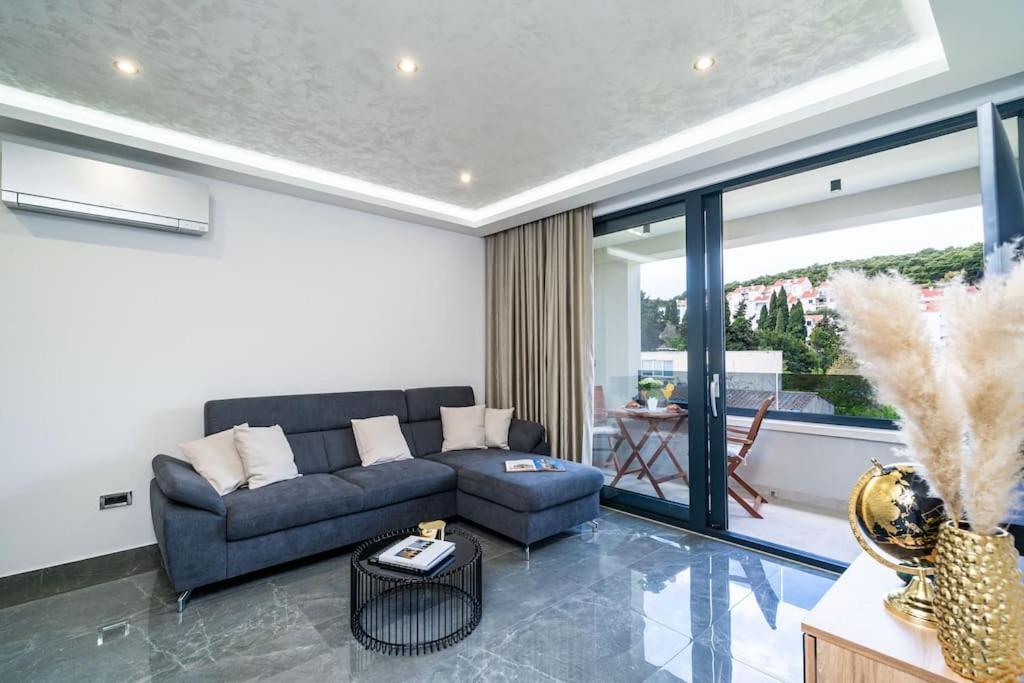 Anavi Apartment